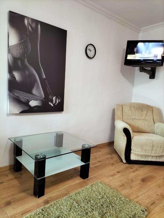Regy Apartment Oradea Bagian luar foto